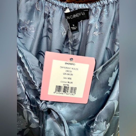 📘🛋 Showpo Different Roles Dress in Blue Satin 🛋📘 Size S (8) BNWT - Picture 9 of 11